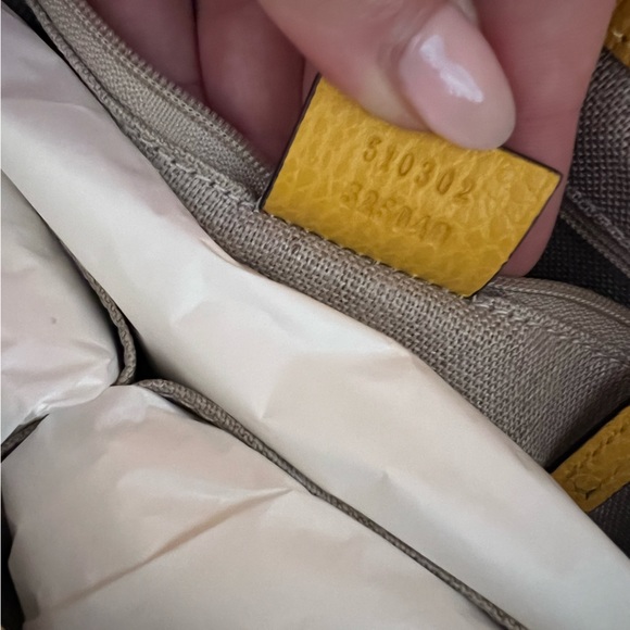 Authentic *New* Gucci Yellow Crossbody - Picture 6 of 10